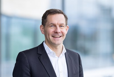 Pierre-mindre-bredde.jpg Pierre-mindre-bredde.jpg