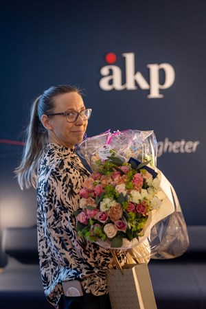 Gerly med blomster - mindre.jpg Gerly med blomster - mindre.jpg